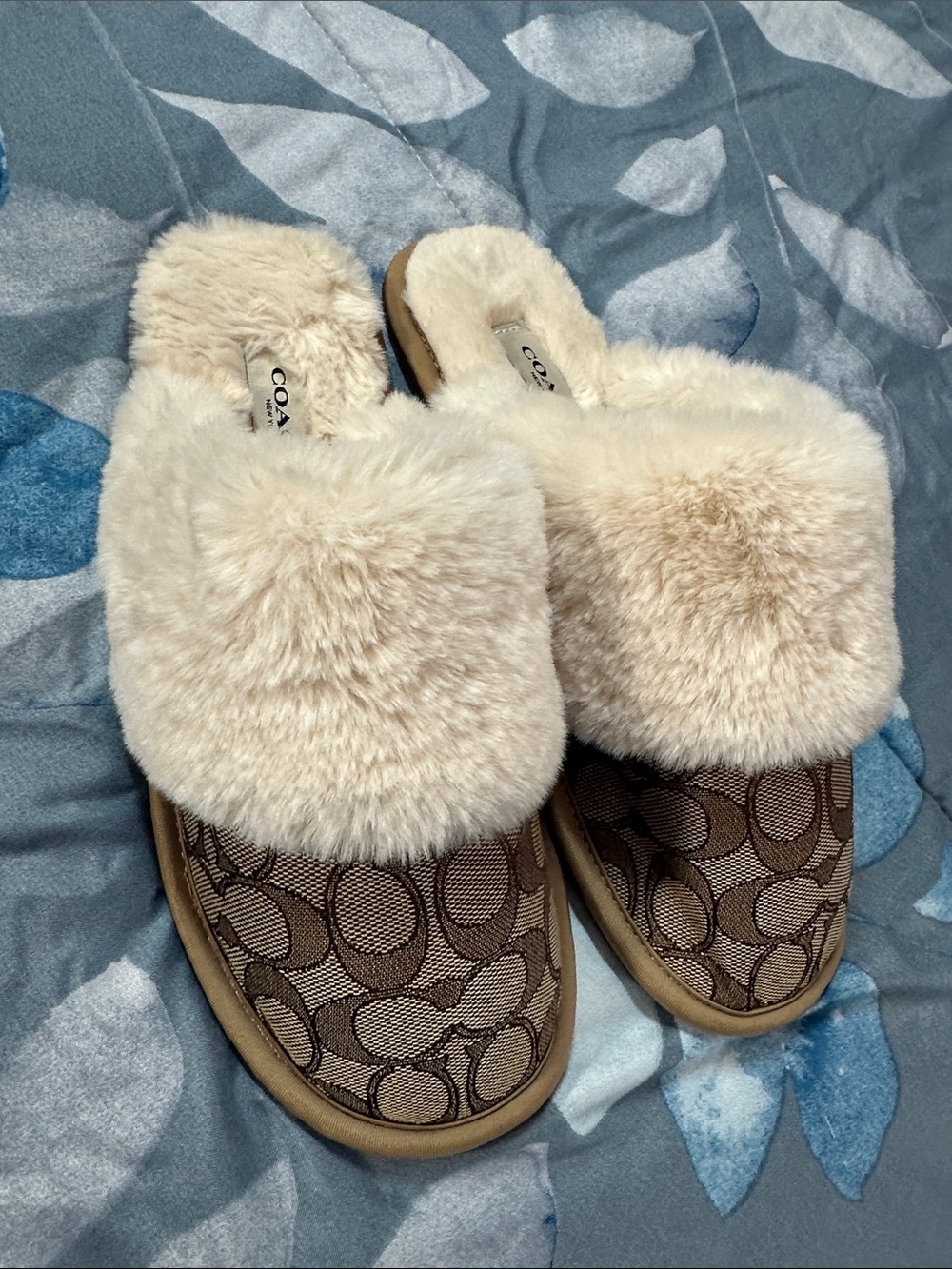 NWOT Coach Ziva Tan Signature Logo Slippers w/Cream Faux-Fur Trim Sz 7 - Picture 12 of 12